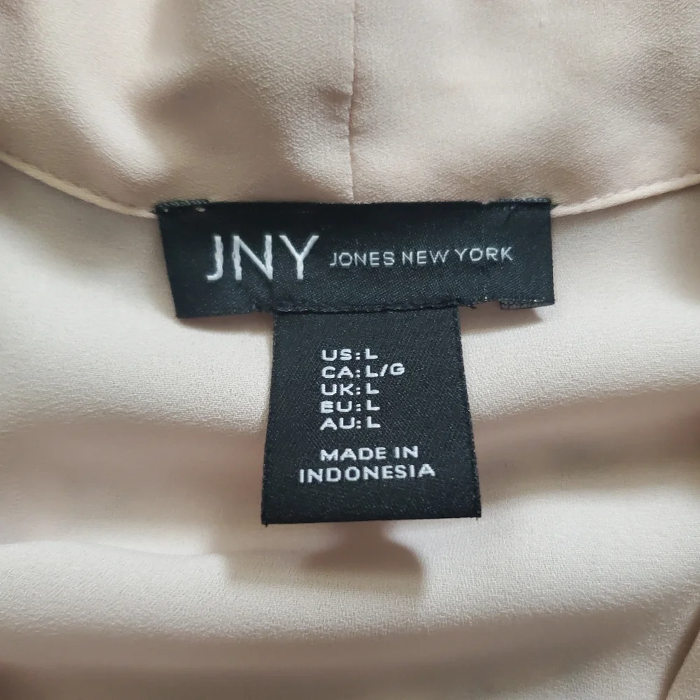 Jones New York EUC Women's Pale pink long sleeve blouse Large Button down - Picture 5 of 8